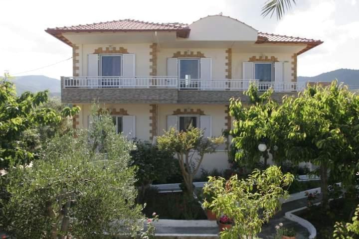 סארטי Villa Irida מראה חיצוני תמונה