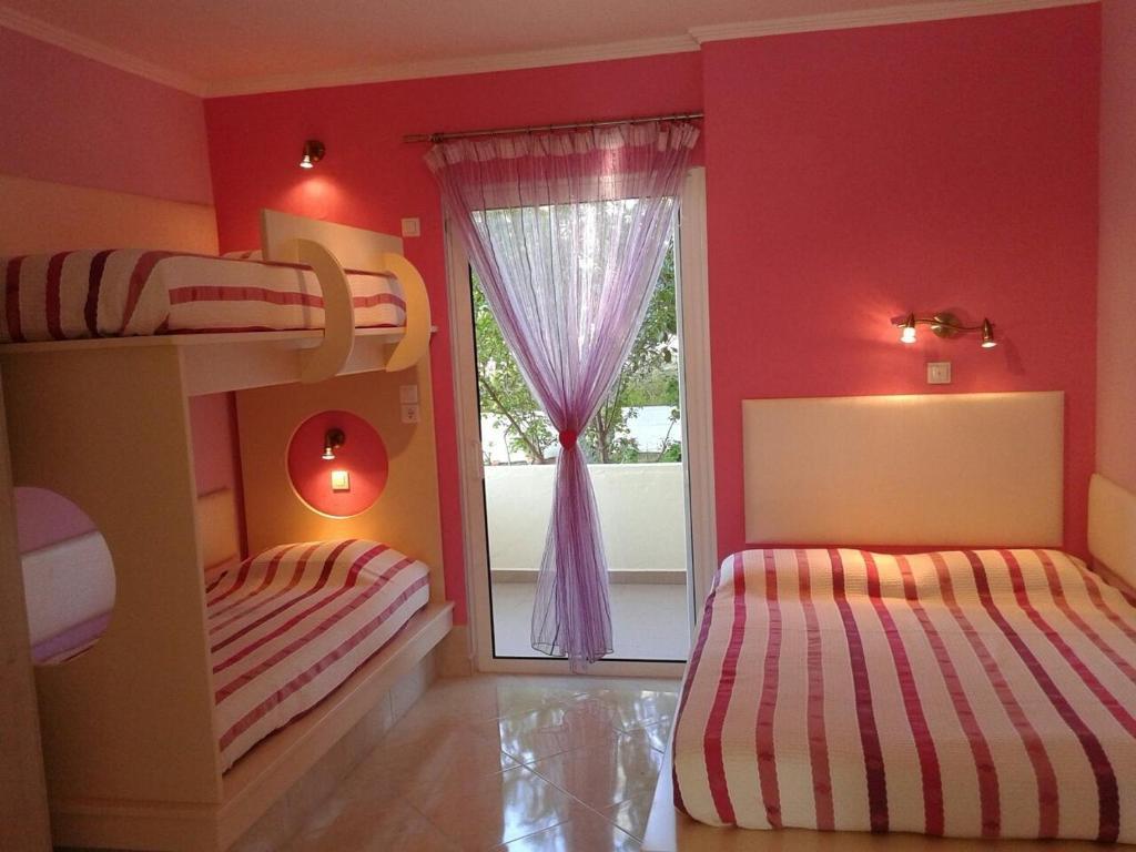 סארטי Villa Irida חדר תמונה